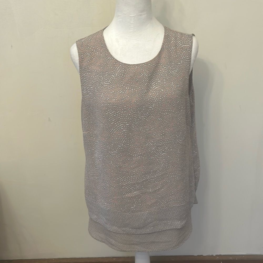 Rose & Olive tan white patterned sleeveless sheer blouse Size L EUC
